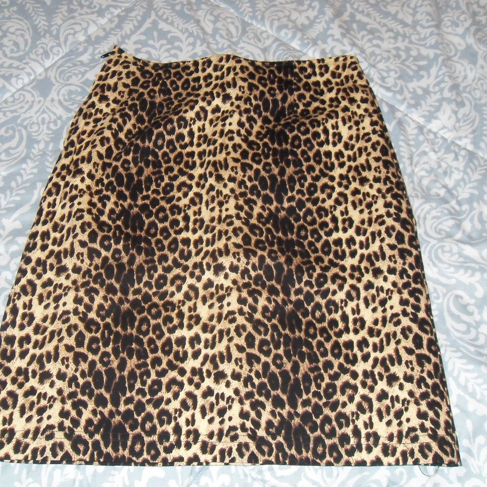 NWOT leopard pencil skirt.